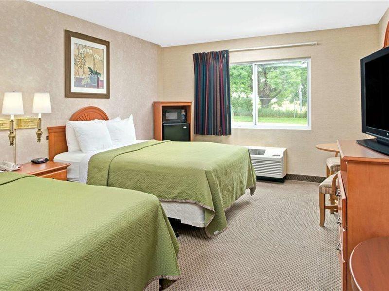 Travelodge By Wyndham Lincoln Airport I-80 Εξωτερικό φωτογραφία