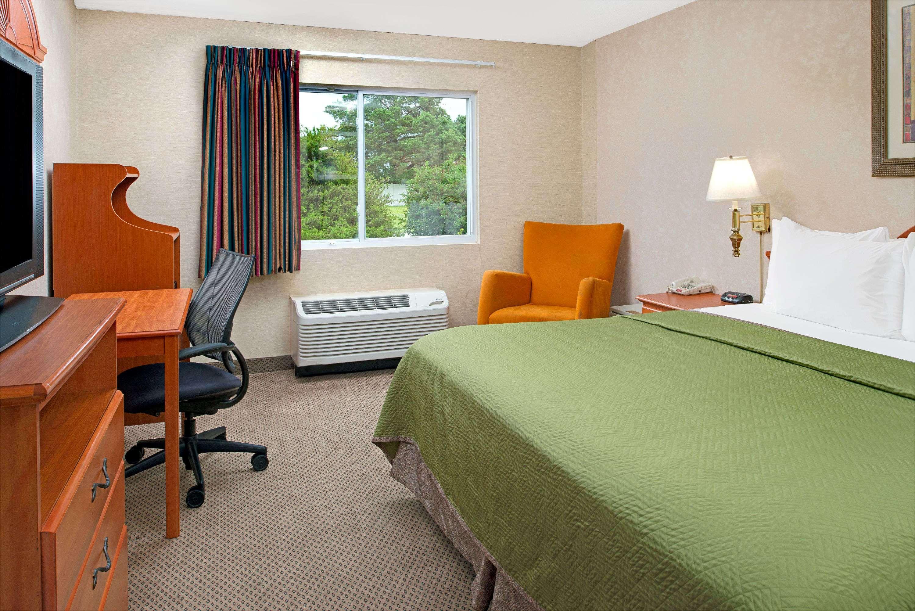 Travelodge By Wyndham Lincoln Airport I-80 Εξωτερικό φωτογραφία