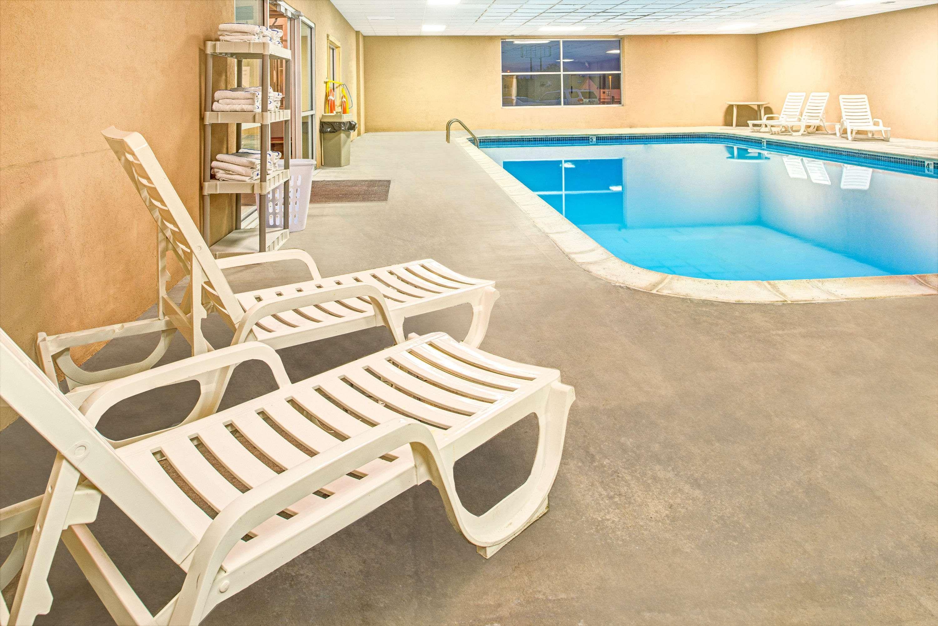 Travelodge By Wyndham Lincoln Airport I-80 Εξωτερικό φωτογραφία